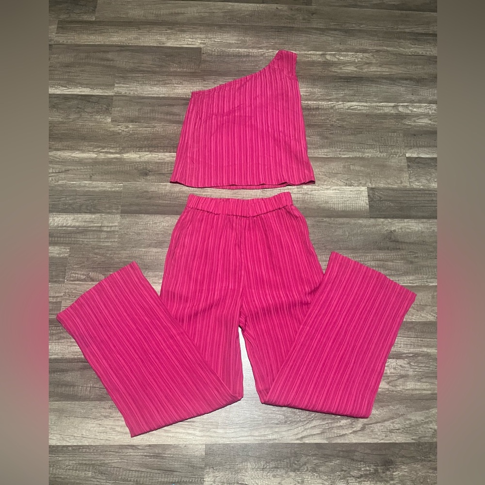 🛍️NWOT SHEIN Small Pink Ribbed One-Shoulder Top and Pants with pockets Set